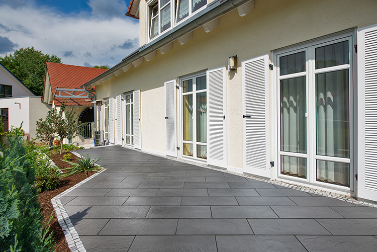 KANN Terrassenplatte Andalusia® anthrazit strukturiert 40x40x3,8 cm